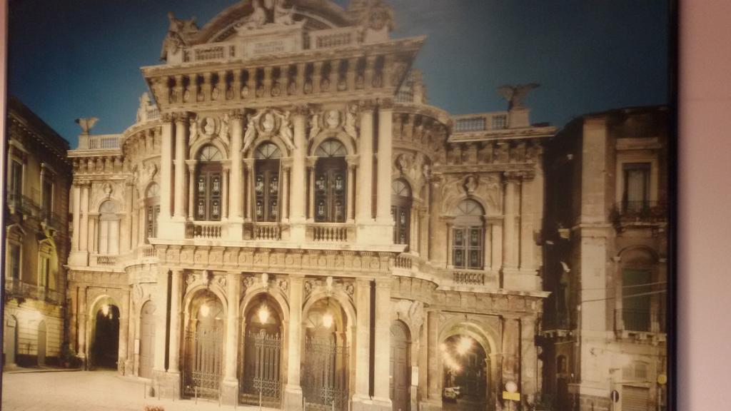 B&B United States Of Europe 카타니아 외부 사진